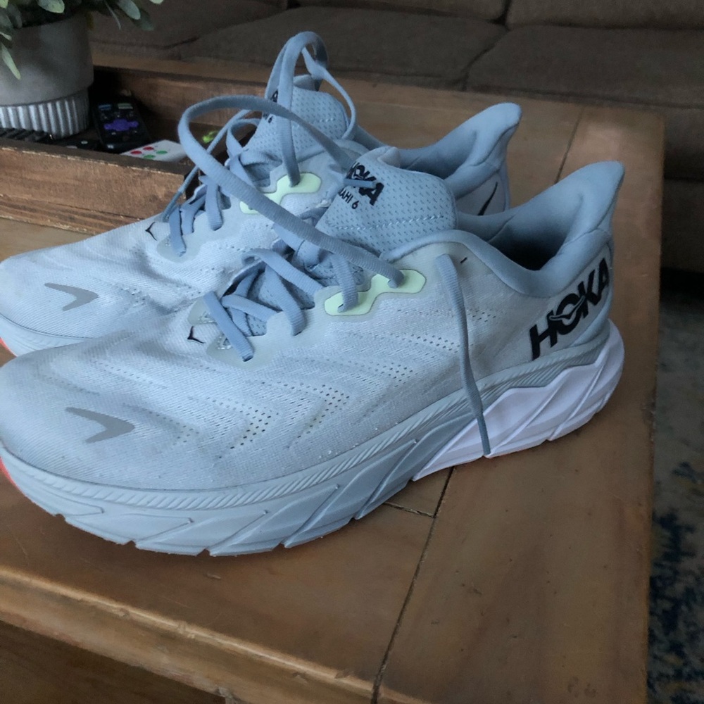 Hoka Arahi 6